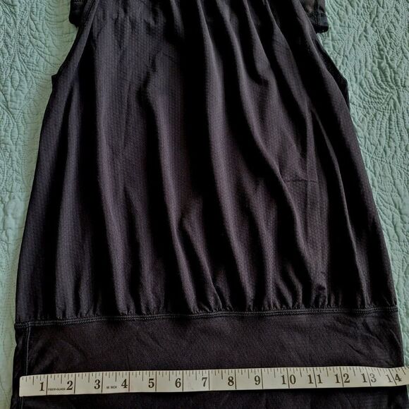 Lululemon  size 4 No Limits Built in Camo Bra  tank top Black - Picture 13 of 13